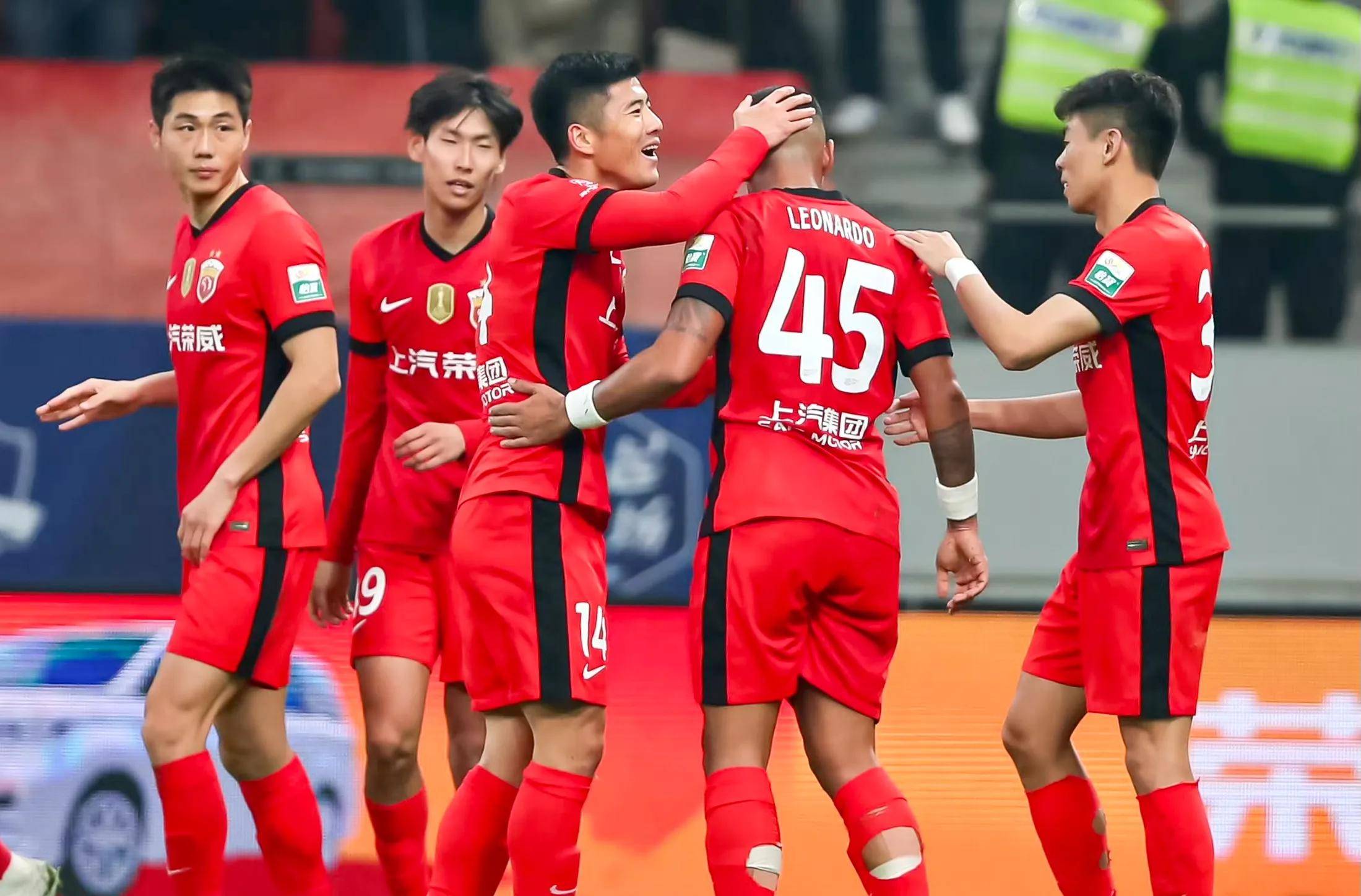 上海德比再现,申花PK上港,谁能笑到最后 上海德比再现,申花PK上港,谁能笑到最后