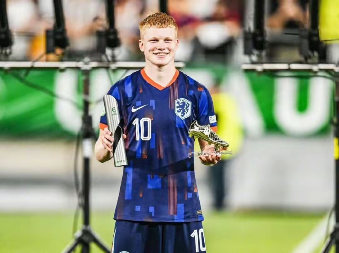 荷兰队实力强劲，轻松取得胜利