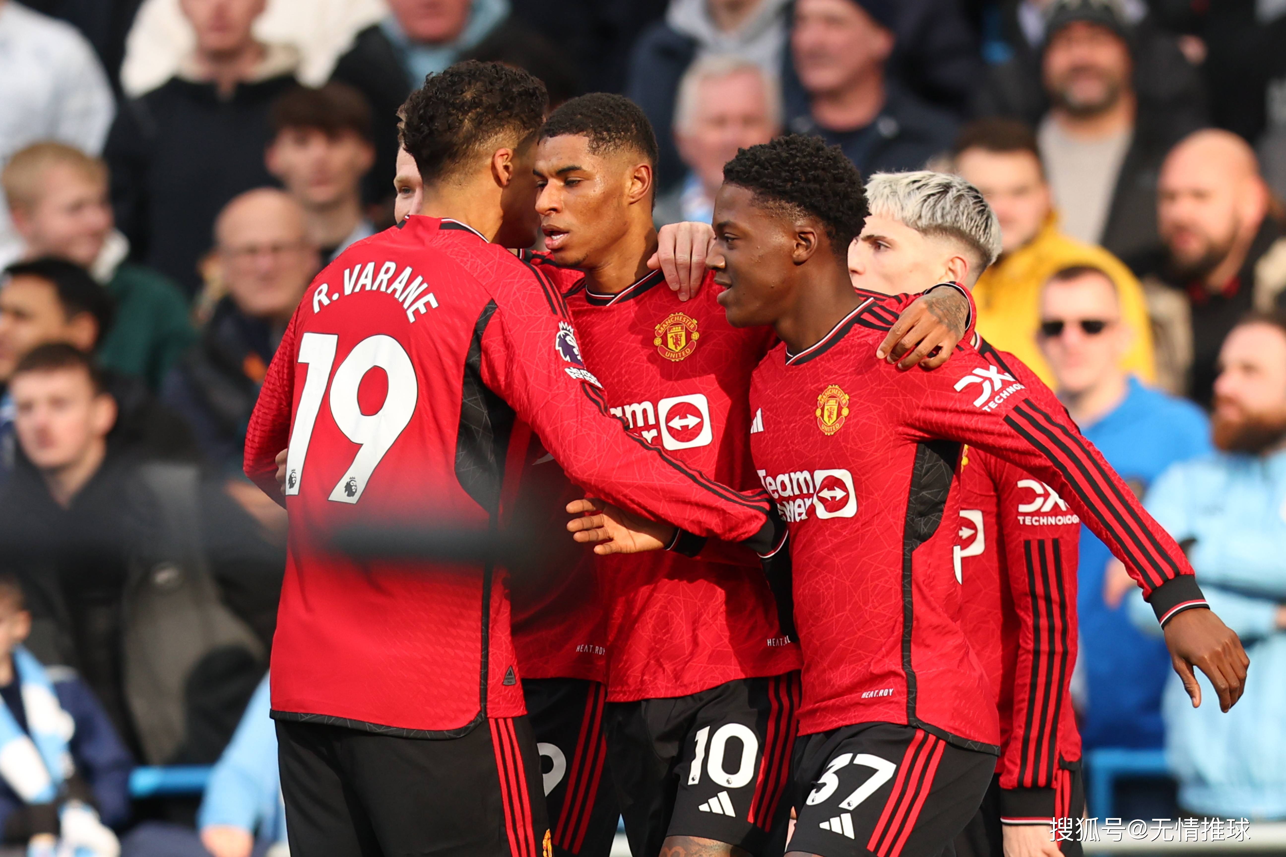 九游娱乐网页-曼联客场逆袭战胜对手，实现反超的简单介绍