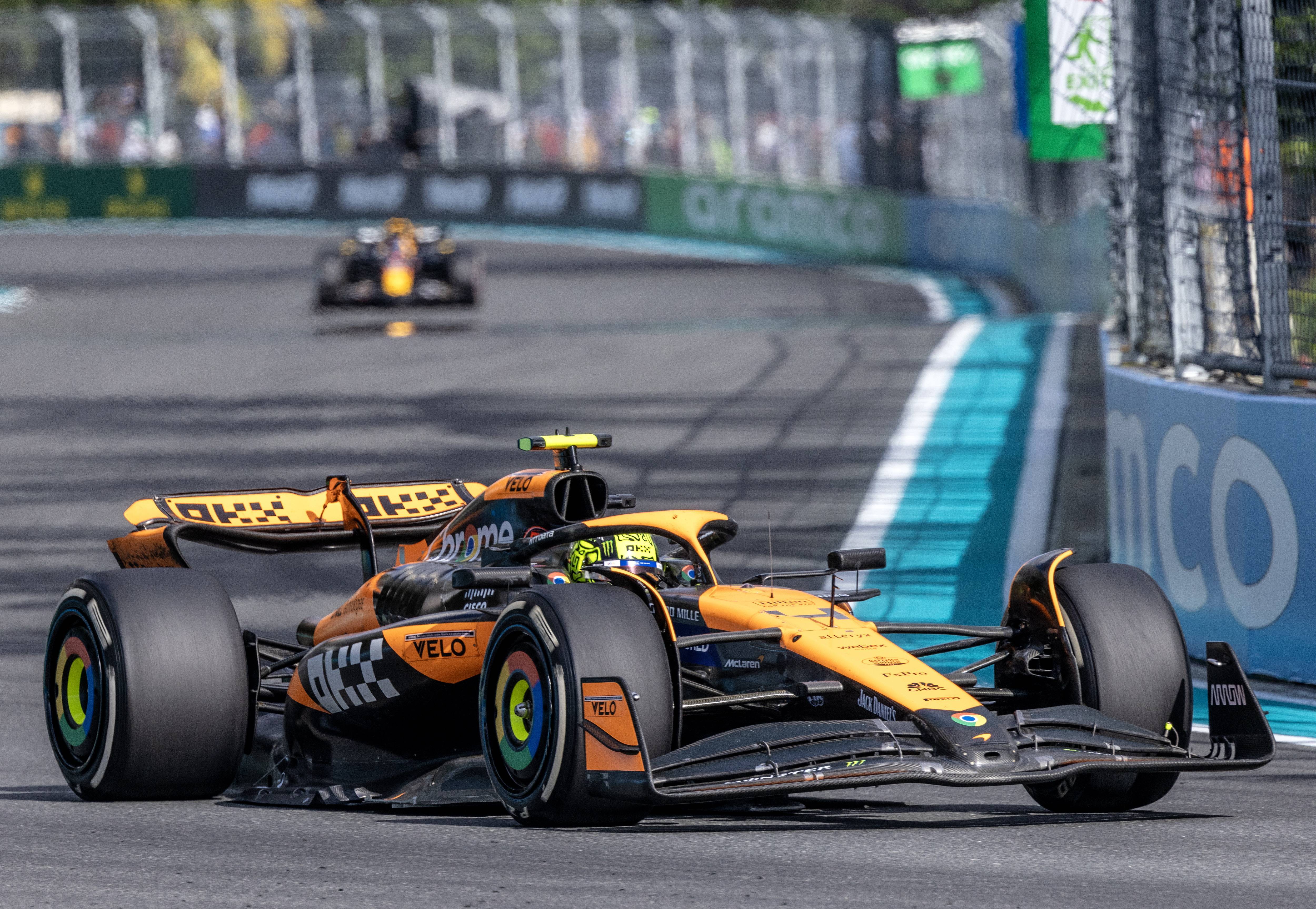 九游体育-包含红牛二队绝杀雷诺车队，塞恩斯点燃赛场的词条