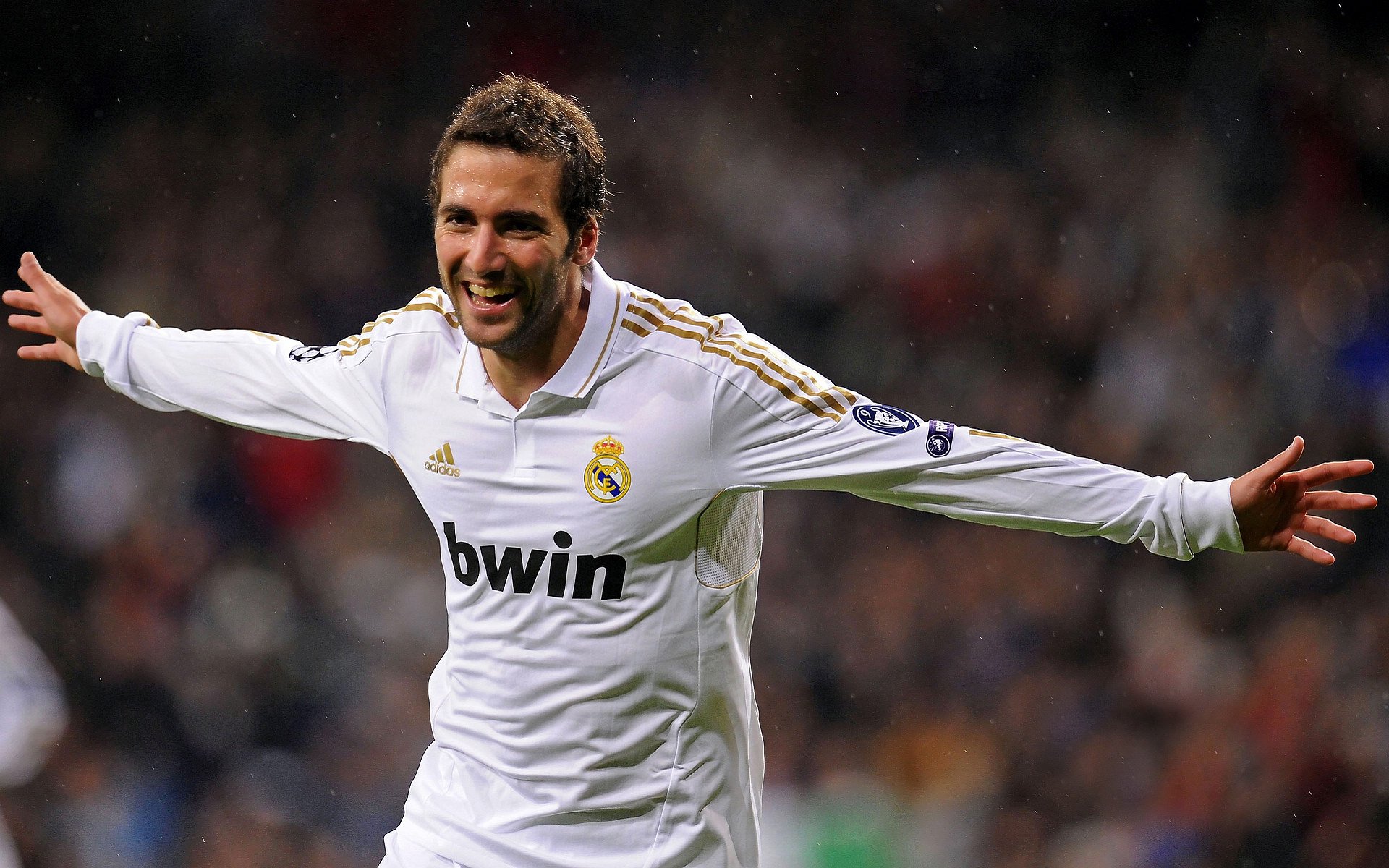 外交风波与绿茵传奇,厄瓜多尔带走墨西哥,巴斯托尼生涯之夜的双重奏