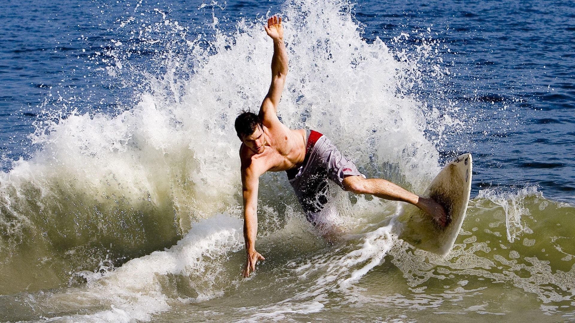 九游游戏-罗德里一锤定音，雷恩粉碎AC米兰的欧战神话