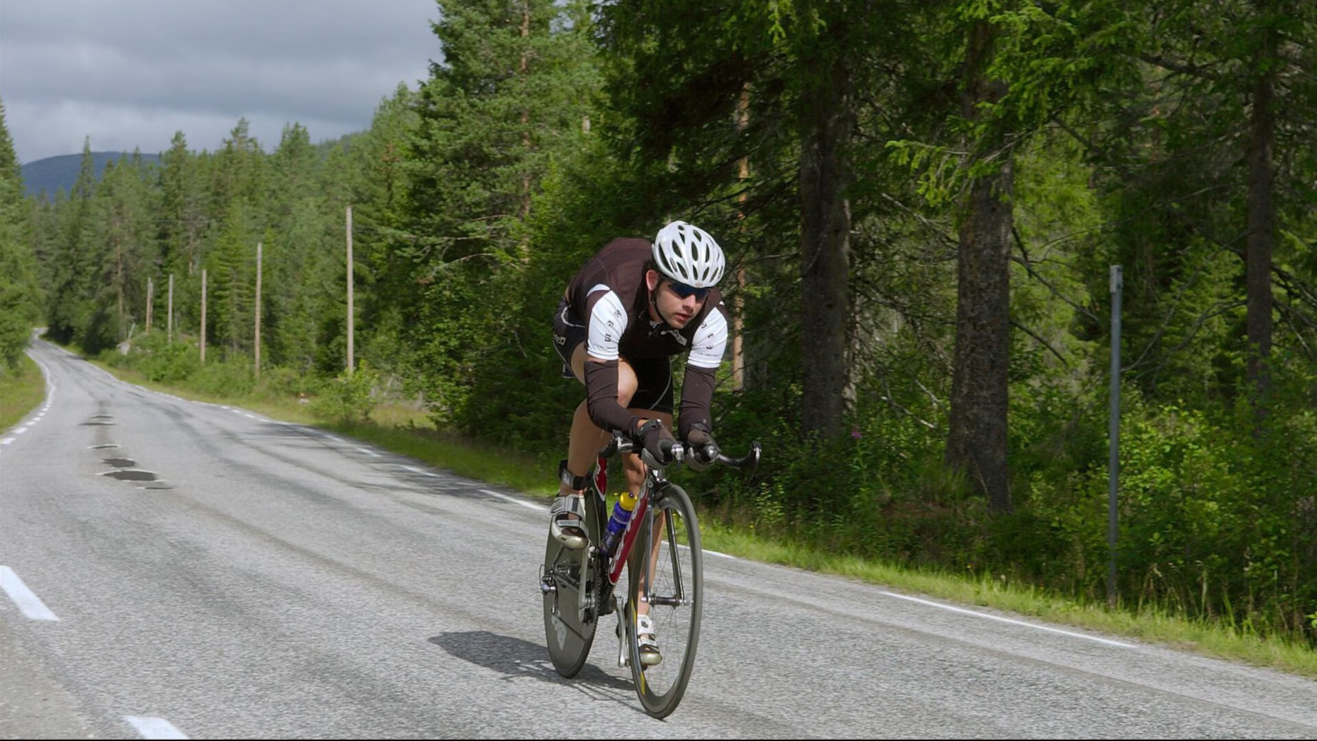 九游娱乐网站-骑士踏平勇士，拉梅洛在英超争冠接管比赛，当篮球精神跨越绿茵场