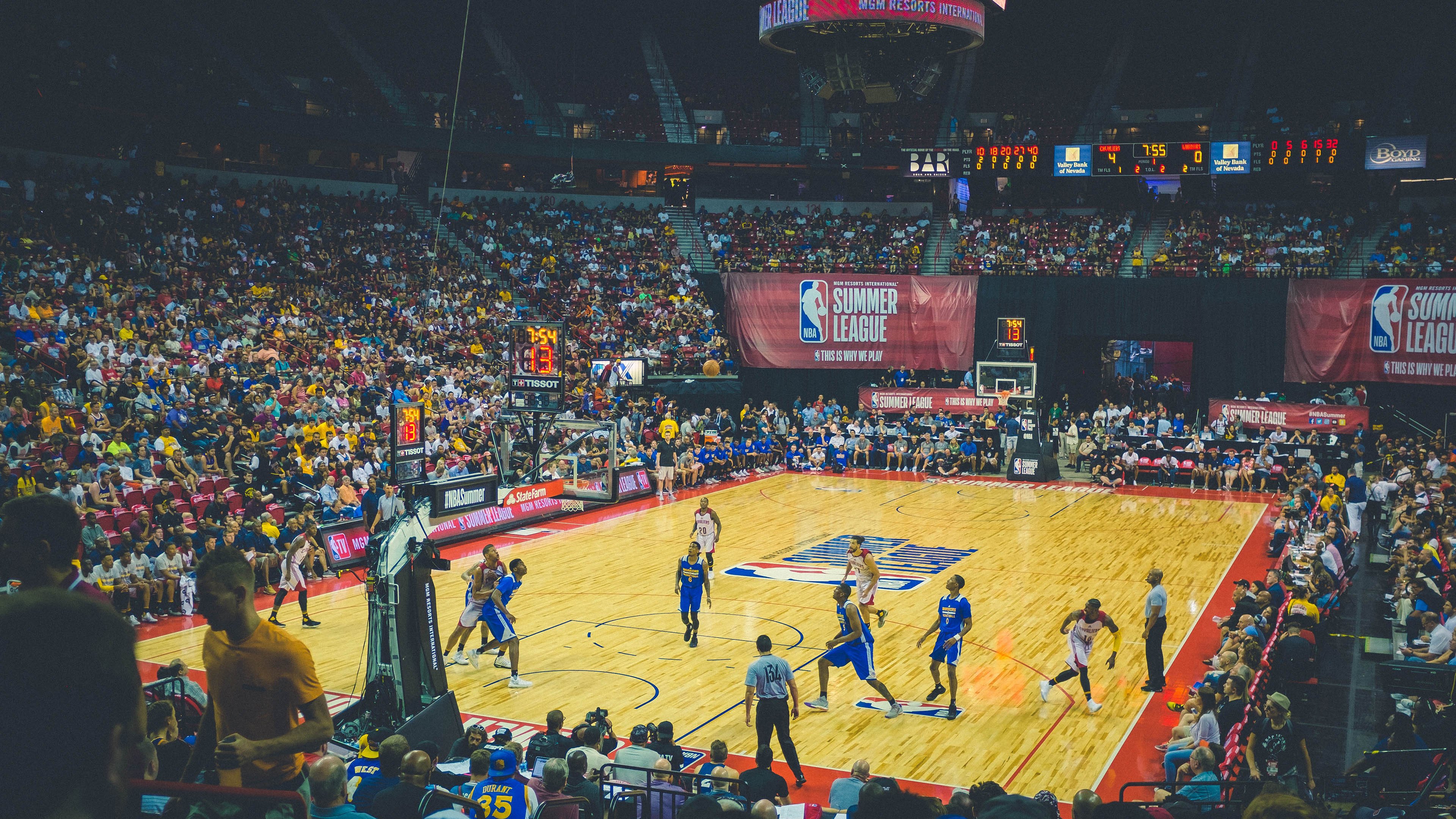 许昕状态火热,韩国队鏖战波兰队—一场技术与意志的较量