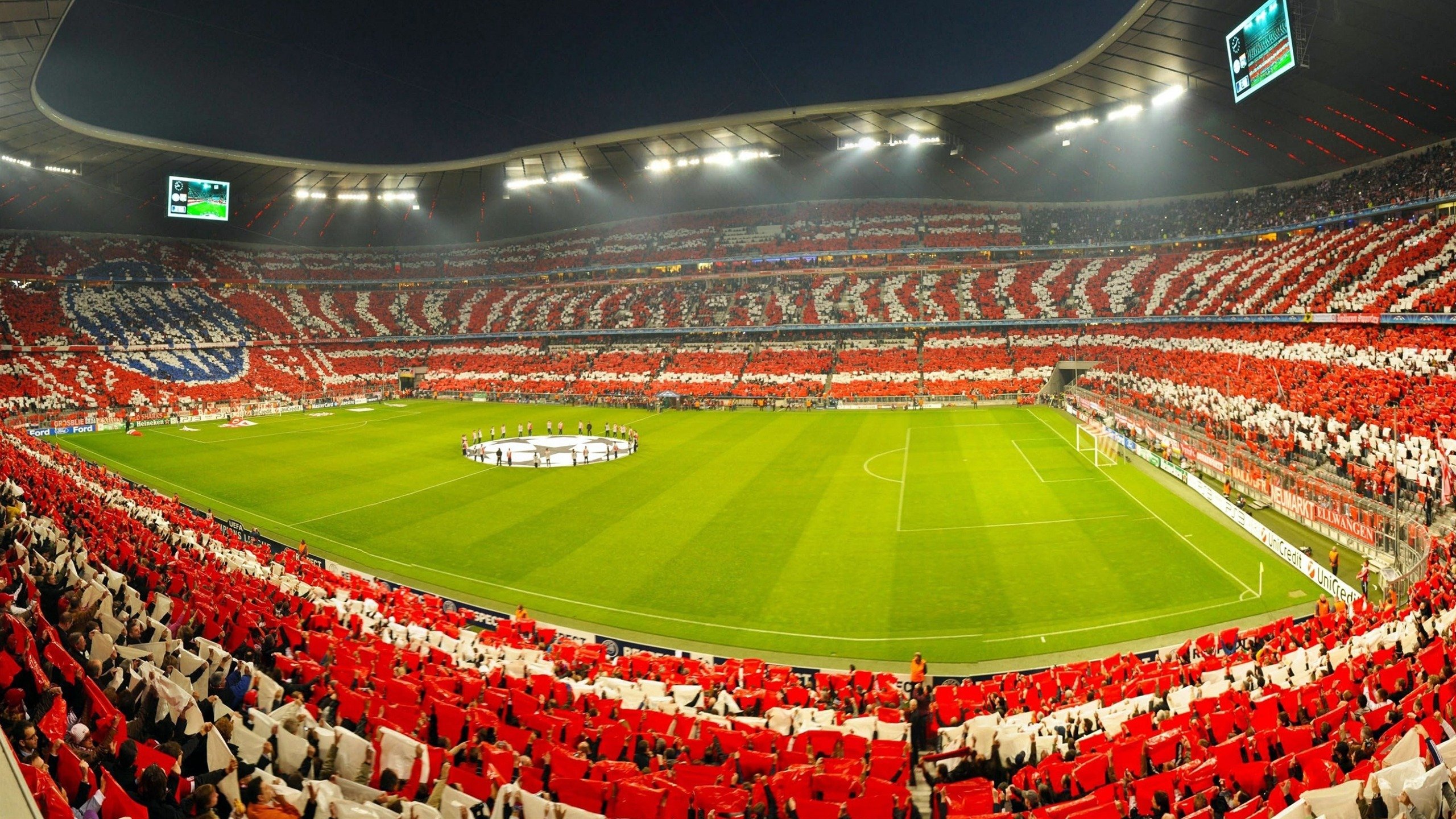 足球之夜的双重奏，巴萨绝杀哥伦比亚的战术博弈与凯恩高光表现的个人英雄主义